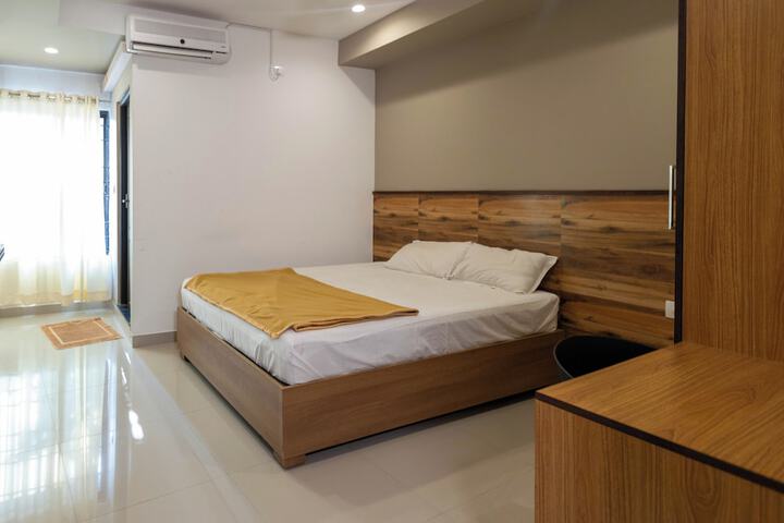 Room 7 of 9