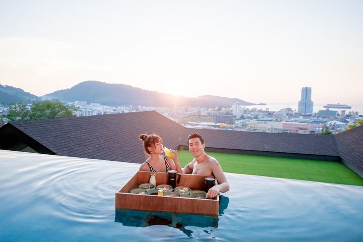 Pools & Facilities