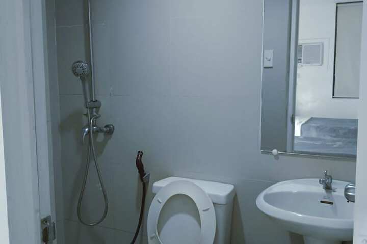 Room 6 of 14