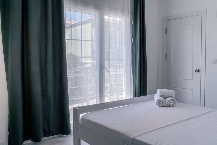 Room 7 of 37