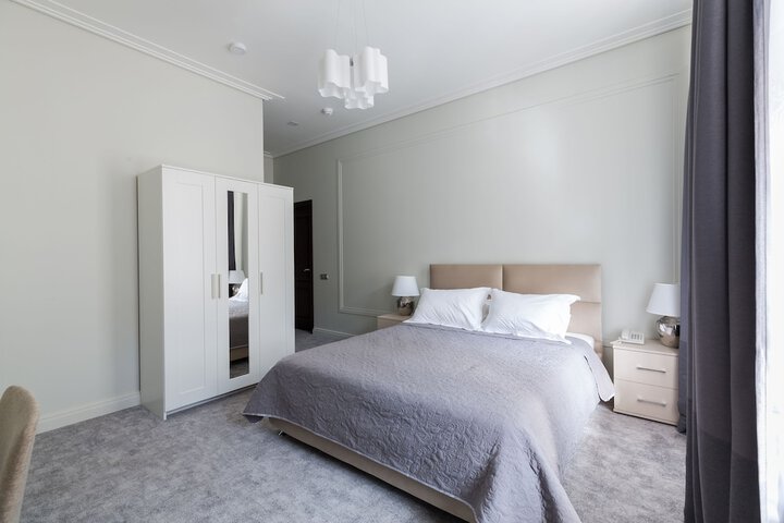 Room 4 of 15