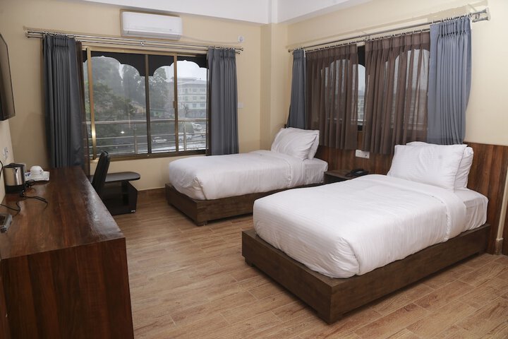 Room 9 of 28