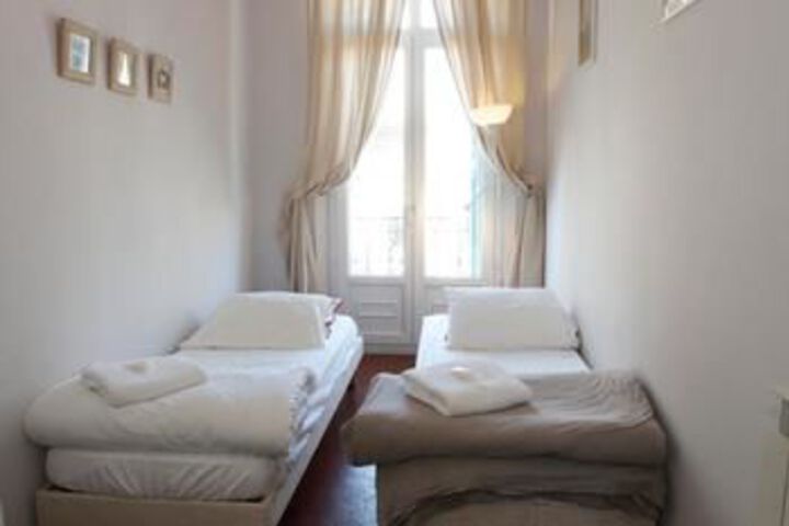 Room 11 of 21
