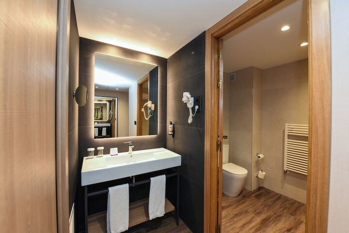 Room 26 of 50