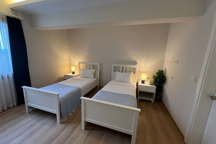 Room 17 of 35