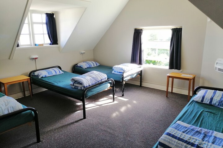 Room 27 of 62