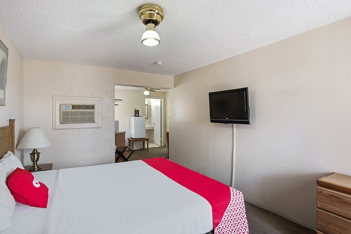 Room 8 of 35