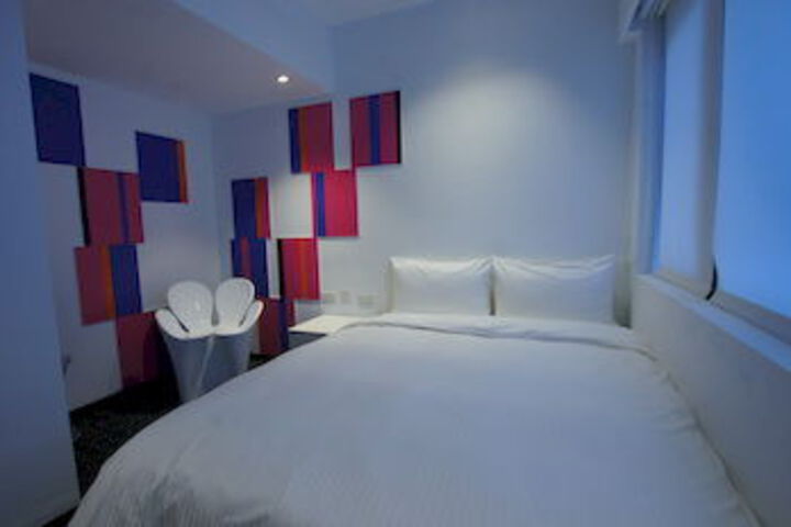 Room 43 of 65