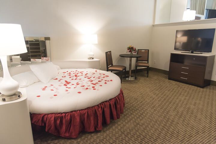 Cove Harbor King Bed (5 of 24)