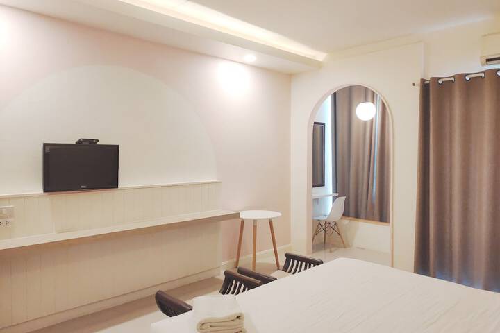 Room 4 of 23