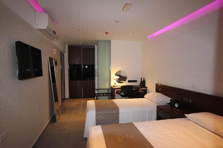Room 15 of 48