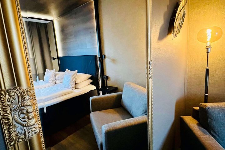 Room 35 of 68