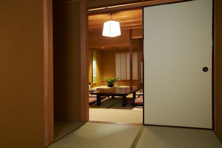 Room 9 of 118