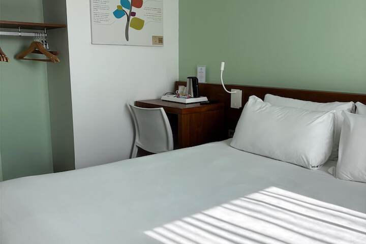 Room 25 of 74