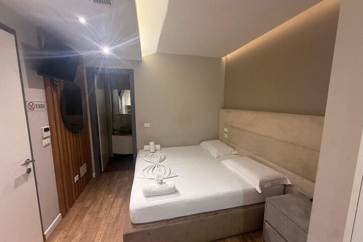 Room 11 of 34