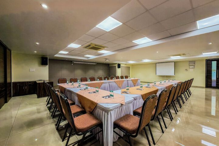 Ballroom/Hall 55 of 57