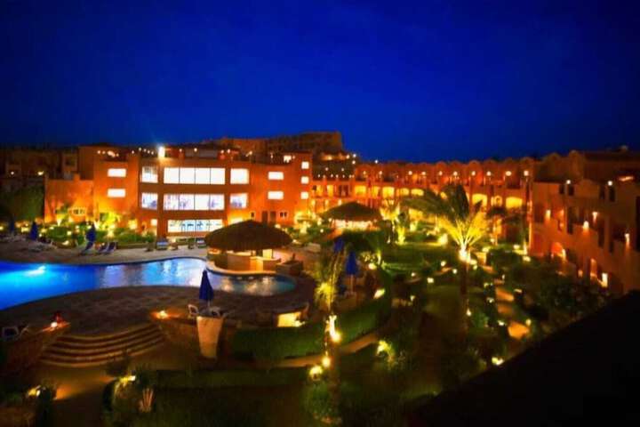 Exterior of La Rosa Empire Hotel