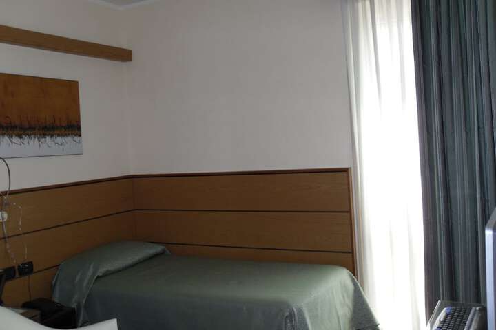 Room 9 of 67