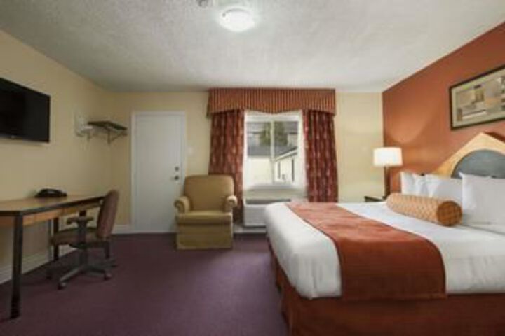 Room 11 of 25