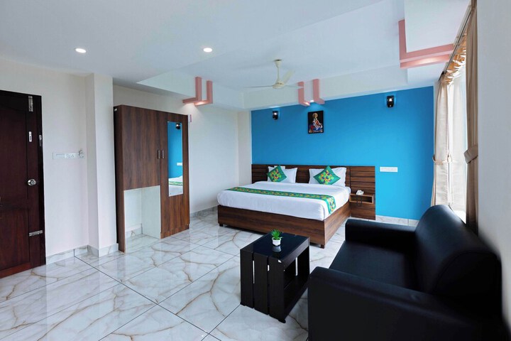 Room 9 of 38