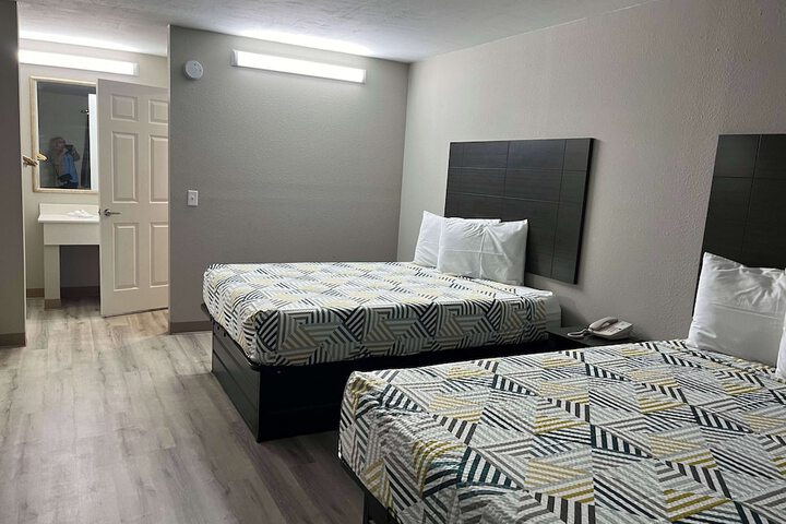 Room 13 of 26