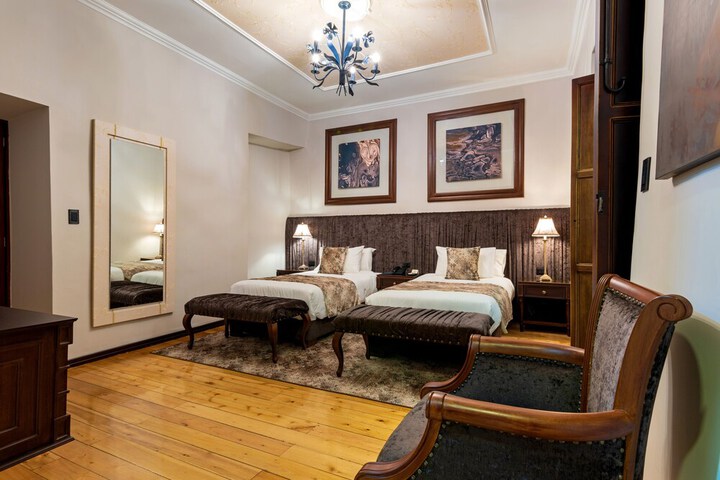 Room 40 of 74