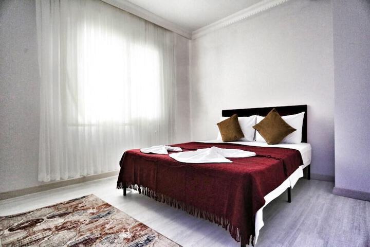 Room 6 of 13