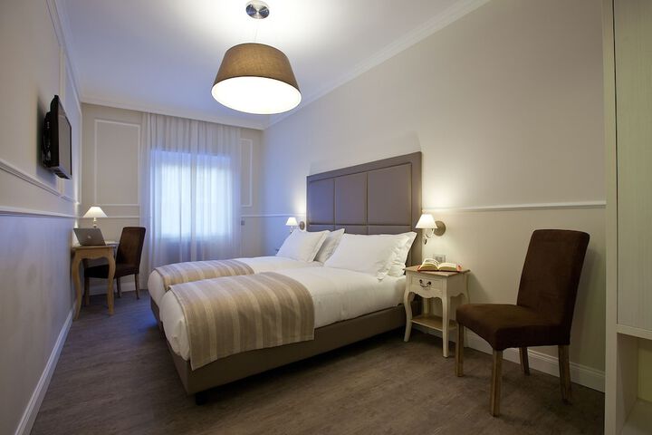 Room 7 of 74