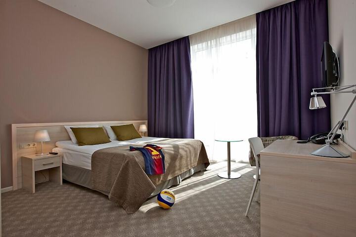 Room 2 of 60