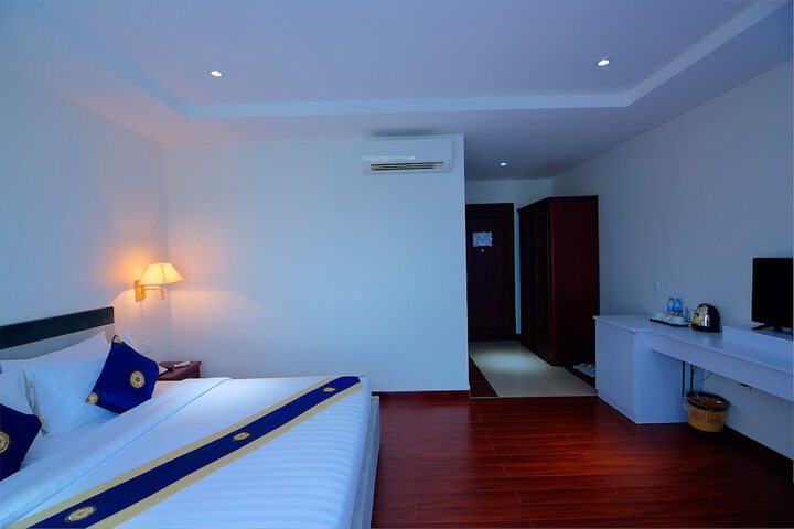 Room 7 of 91