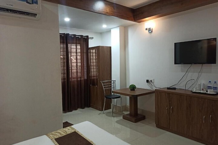 Room 12 of 35