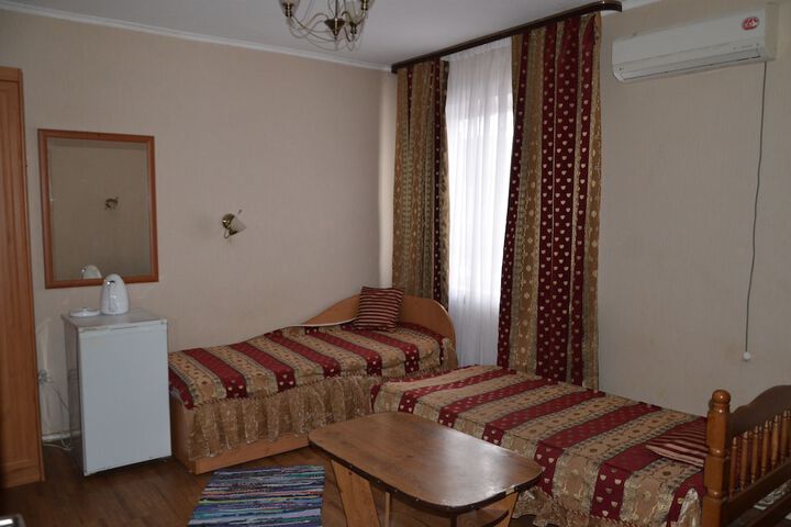 Room 8 of 15