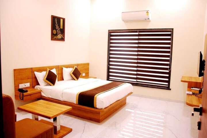 Room 12 of 51