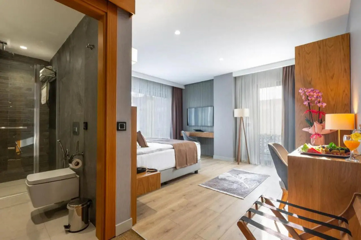 Room 12 of 43