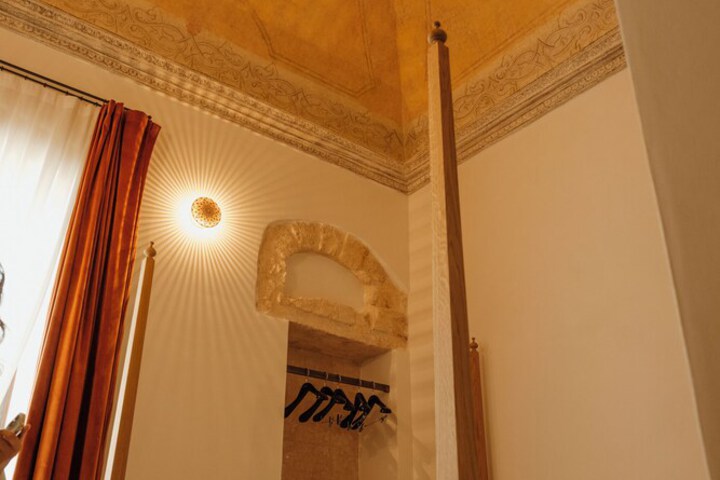 Room 25 of 72