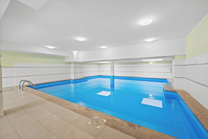 Pool 80 of 116