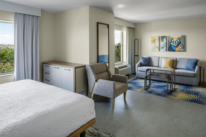 Room 45 of 100