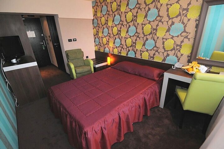 Room 17 of 49