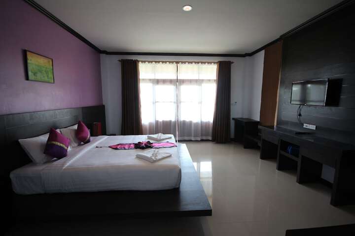 Room 13 of 79