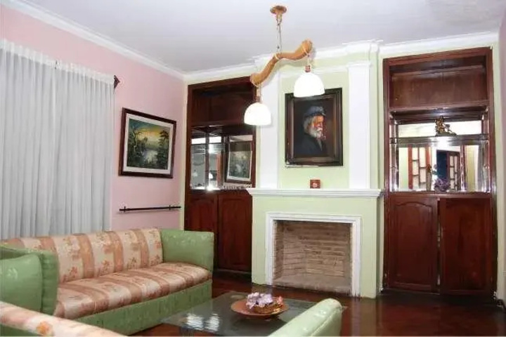Room 3 of 25