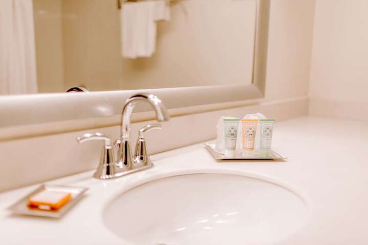 Bathroom sink