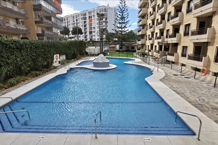 Pool 12 of 16