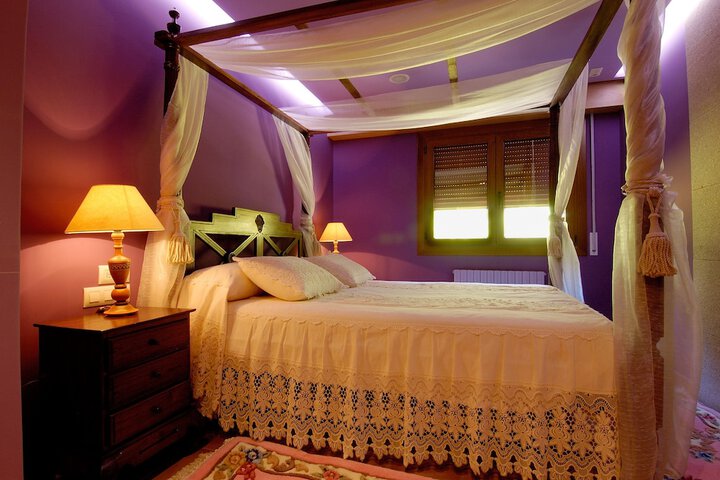 Room 2 of 23