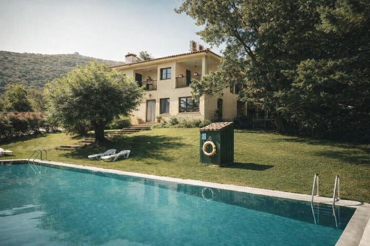 Pools & Facilities