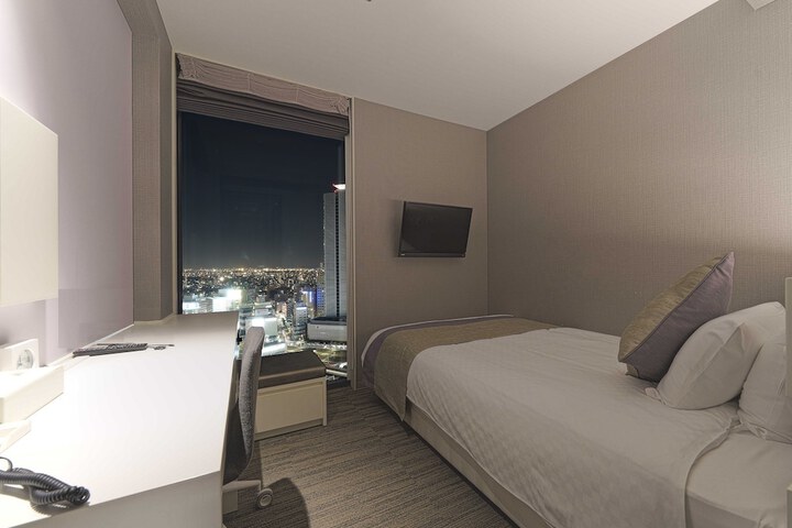 Room 9 of 46