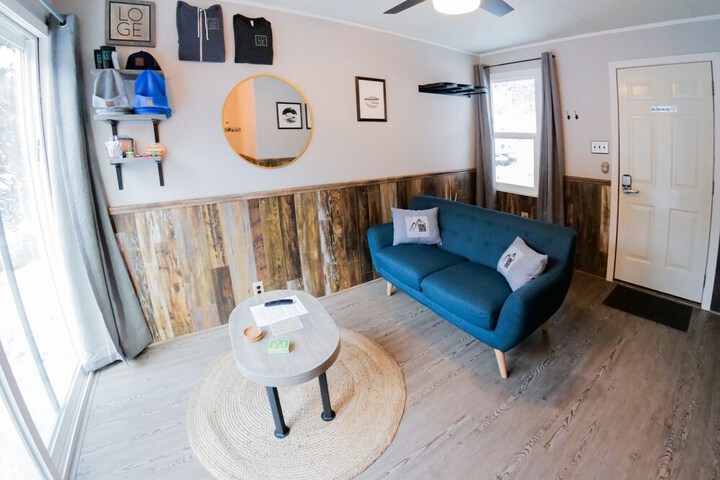 Room 9 of 10