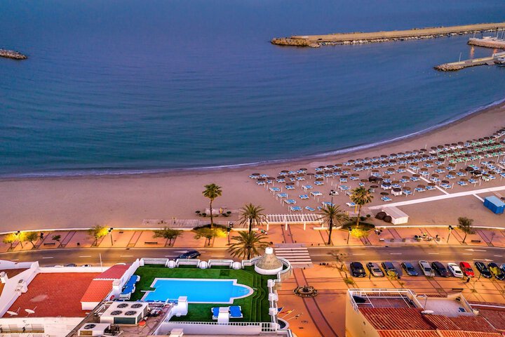 Pools & Facilities