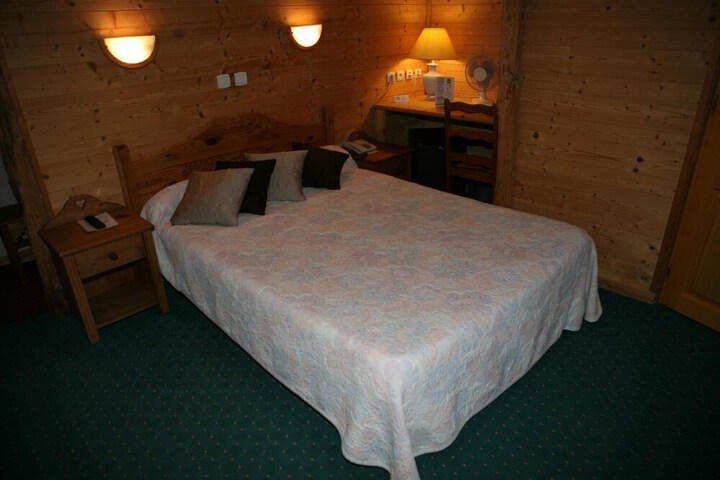 Room 11 of 42