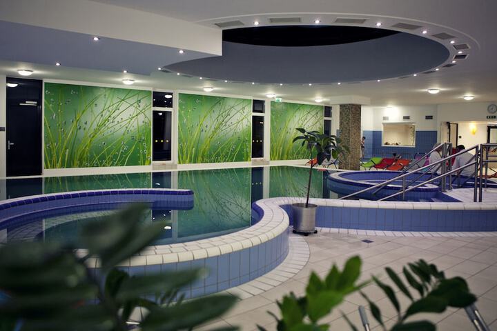 Pool 39 of 63