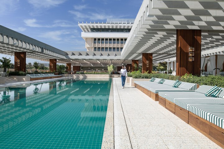 Pool 39 of 60
